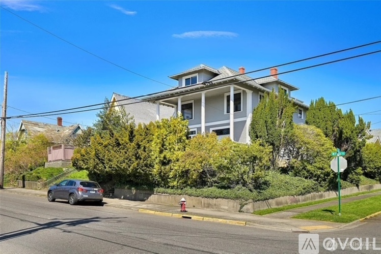 1200 West Holly Street 4 Beds Single Family Home for Rent - Photo gallery 3