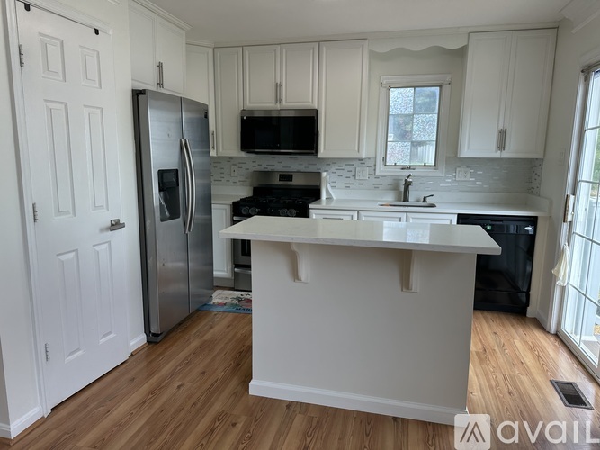 1741 Conrads Ferry Drive 4 Beds Single Family Home for Rent - Photo gallery 4