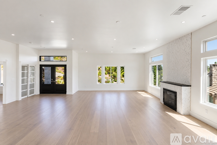 130 Arbor View Lane 4 Beds Single Family Home for Rent - Photo gallery 3