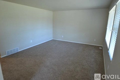 2320 Summit Ave 3 Beds Apartment for Rent