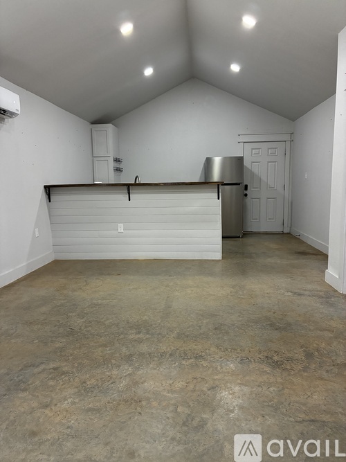 1212 Brady Ave 1 Single Family Home for Rent - Photo gallery 2