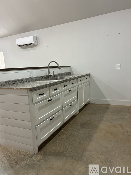 1212 Brady Ave 1 Single Family Home for Rent - Photo gallery 5