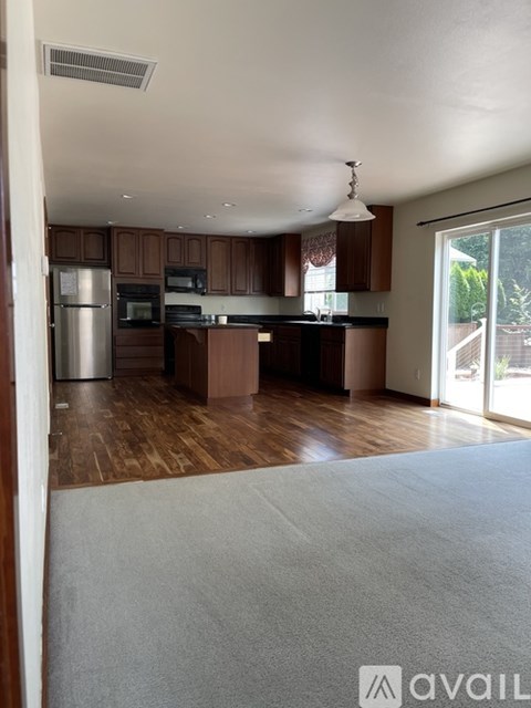 20122 194Th Avenue East 4 Beds Apartment for Rent