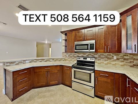 615 NE 15Th Ct 3 Beds Apartment for Rent