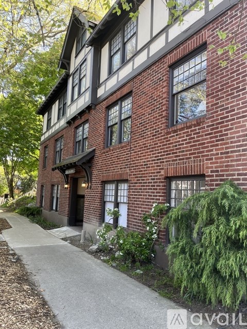 535 20Th Ave E 1 Apartment for Rent