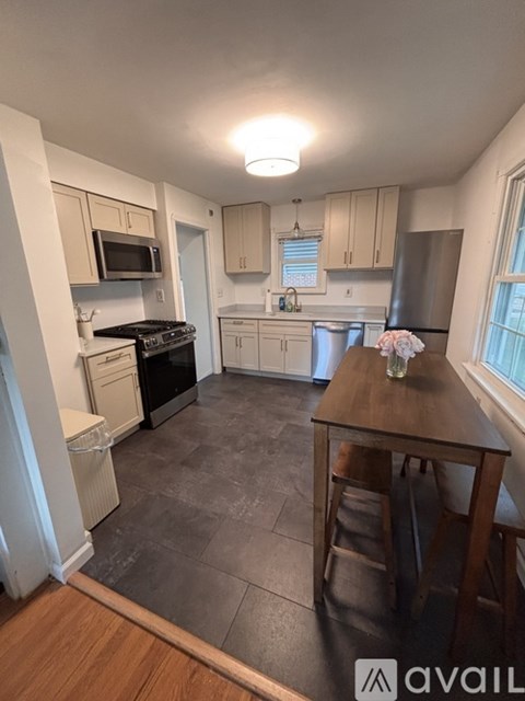 2511 Northview Road 3 Beds Apartment for Rent