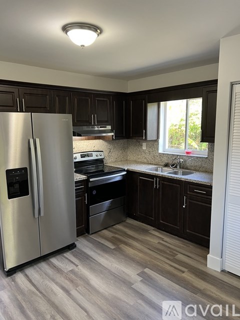 578 Northeast 70Th Street 2 Beds Apartment for Rent