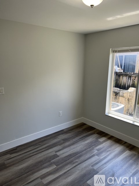 578 Northeast 70Th Street 2 Beds Apartment for Rent