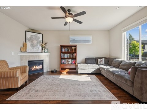 3520 Northeast Spruce Drive 3 Beds Apartment for Rent