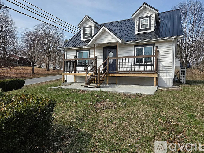 27 Church St 3 Beds Single Family Home for Rent - Photo gallery 1