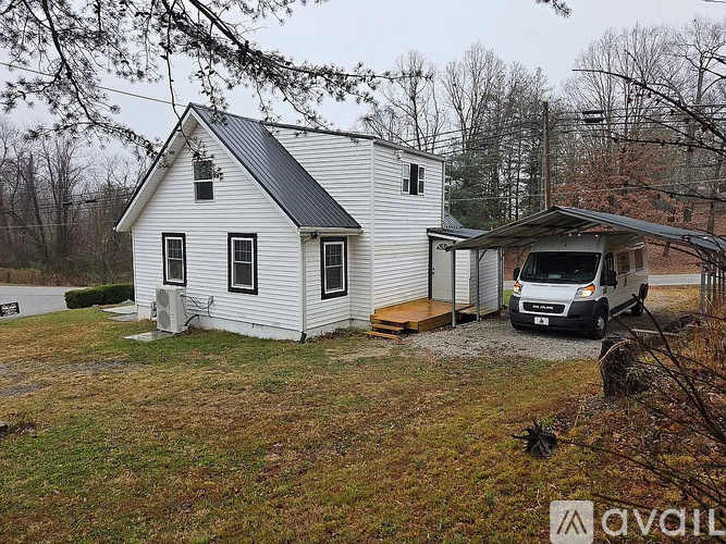 27 Church St 3 Beds Single Family Home for Rent - Photo gallery 3