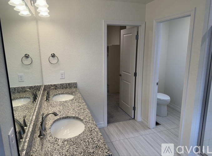 16798 East 119th Avenue 3 Beds Townhouse for Rent - Photo gallery 2