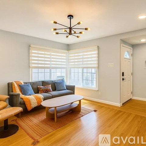 1820 Key Boulevard 2 Beds Apartment for Rent