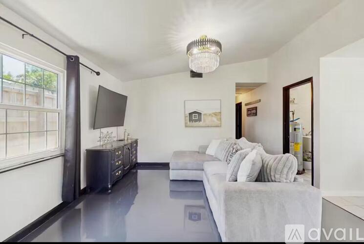 4210 Olive Avenue 3 Beds Single Family Home for Rent - Photo gallery 4