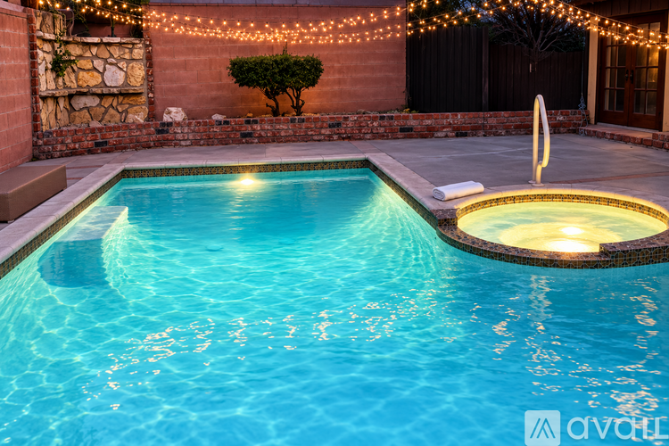1428 12th Avenue 5 Beds Single Family Home for Rent - Photo gallery 2