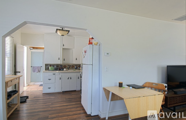 2209 Elden Ave 1 Single Family Home for Rent - Photo gallery 4