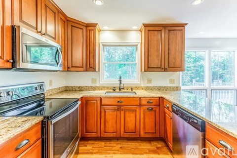 15076 Barkwood Dr 5 Beds Apartment for Rent