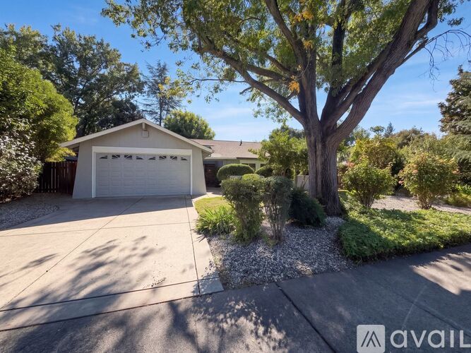 6802 Havenhurst Dr 3 Beds Single Family Home for Rent - Photo gallery 1
