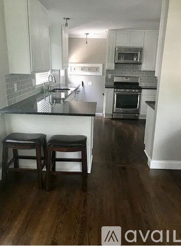 670 Humphrey Avenue 2 Beds Apartment for Rent