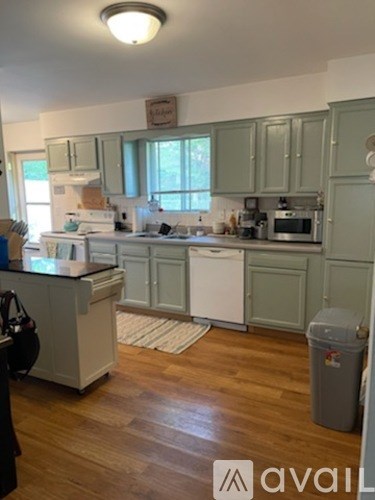 1106 S Adelaide St 2 Beds Apartment for Rent