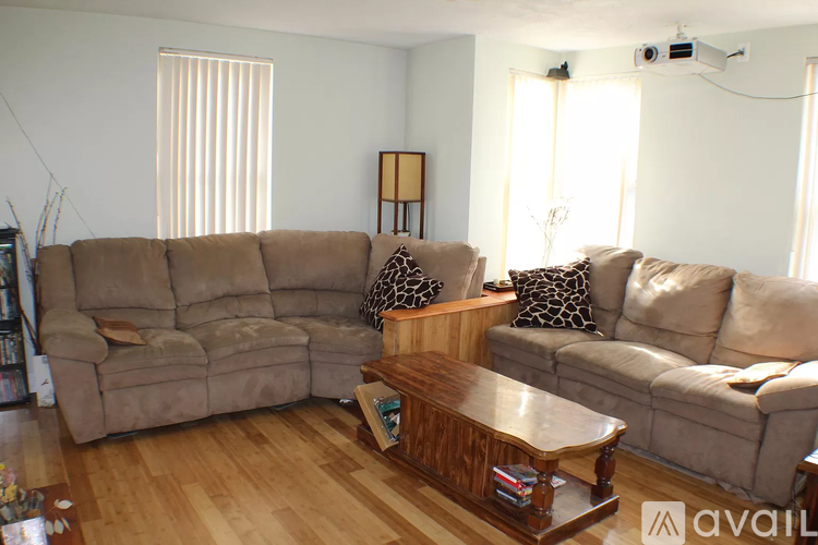 108 Cross Street 6 Beds Single Family Home for Rent - Photo gallery 4