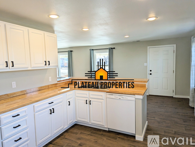 708 Mc Cormick School Rd 3 Beds Single Family Home for Rent - Photo gallery 5
