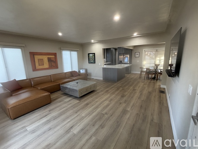 1333 W 14th St 2 Beds Single Family Home for Rent - Photo gallery 3