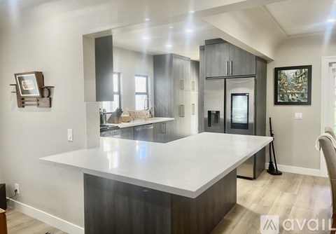 1333 W 14Th St 2 Beds Apartment for Rent