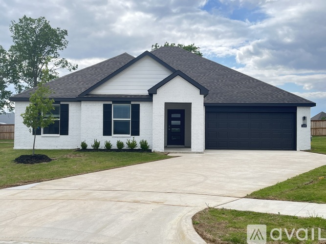 South 72nd Place 4 Beds Single Family Home for Rent - Photo gallery 1