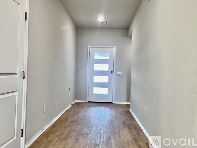 South 72nd Place 4 Beds Single Family Home for Rent - Photo gallery 2