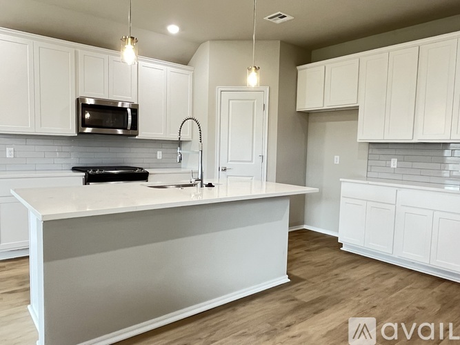 South 72nd Place 4 Beds Single Family Home for Rent - Photo gallery 4