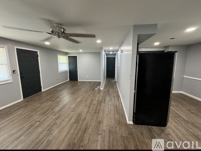 2001 S York Rd 2 Beds Single Family Home for Rent - Photo gallery 4