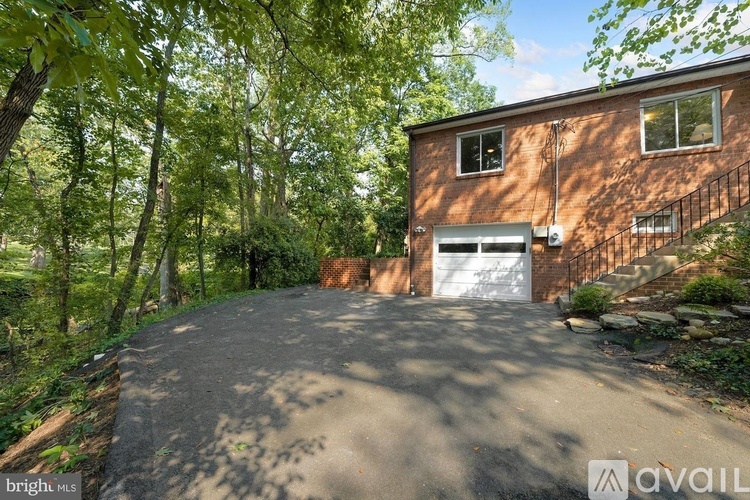5621 6th Street South 4 Beds Single Family Home for Rent - Photo gallery 3