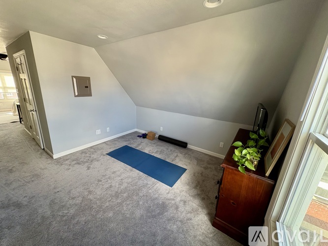 3058 North Fratney Street 3 Beds Apartment for Rent - Photo gallery 4