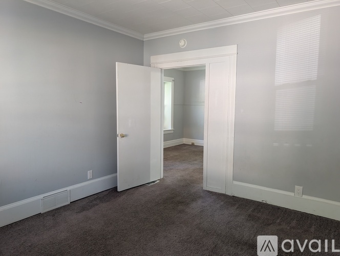 673-675 Dewey Avenue 2 Beds Apartment for Rent - Photo gallery 4