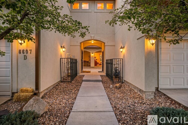 A house numbered 6607 is available for rent.