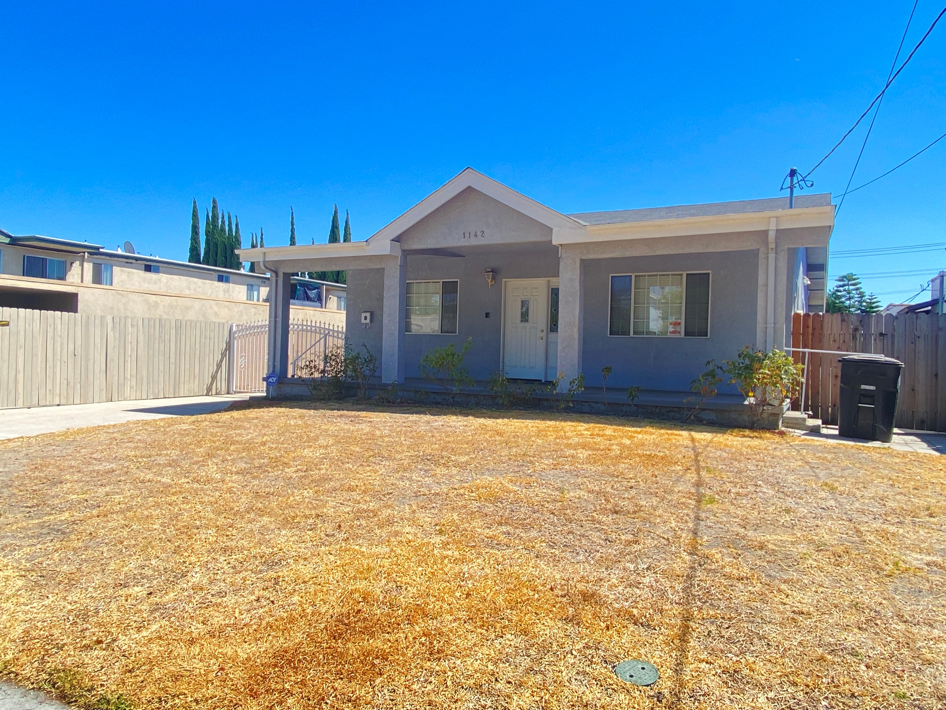 1142 E. California Ave. 3 Beds House for Rent - Photo gallery 2