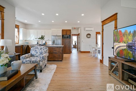 46 Walnut Street 3 Beds Apartment for Rent