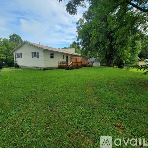 105 Knowles St 2 Beds Apartment for Rent