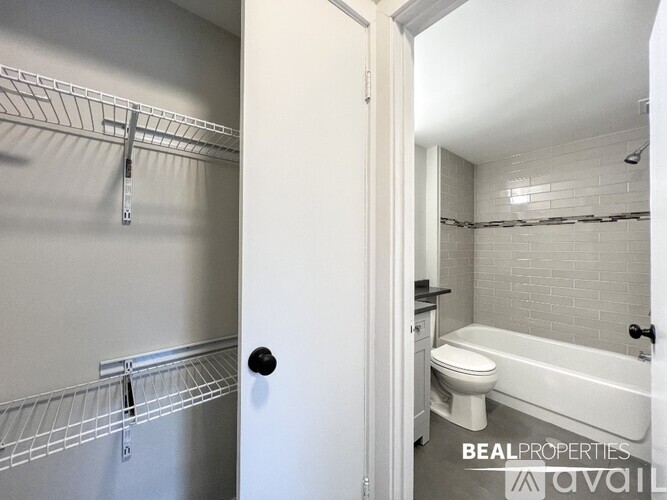 445 W Wellington Ave 1 Condo for Rent - Photo gallery 5