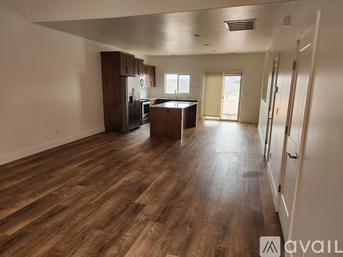 435 Stone Mountain Drive 3 Beds Townhouse for Rent - Photo gallery 2