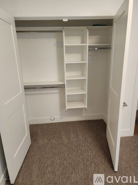 435 Stone Mountain Drive 3 Beds Apartment for Rent