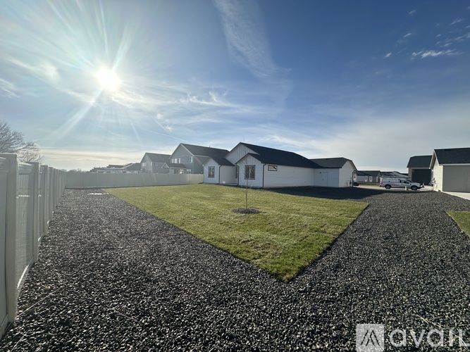 1964 N. Perth Avenue 3 Beds Single Family Home for Rent - Photo gallery 2