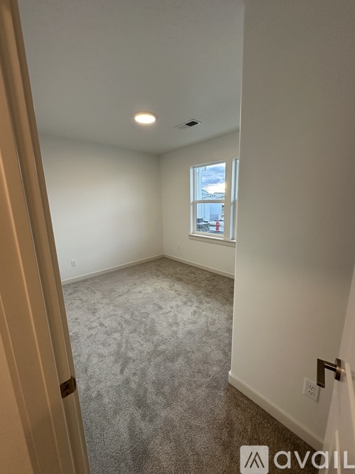 1964 N. Perth Avenue 3 Beds Single Family Home for Rent - Photo gallery 5