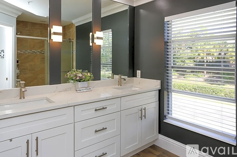 875 Hampton Cir 3 Beds Townhouse for Rent - Photo gallery 3