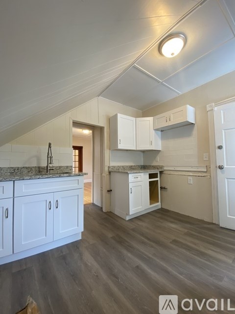 13 Magill Street #3 2 Beds Apartment for Rent