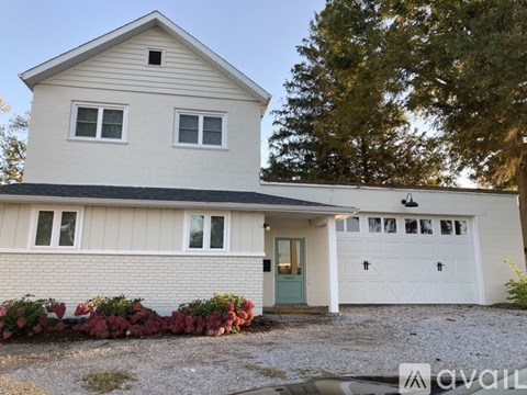 6042 Northwest Boulevard 2 Beds Apartment for Rent