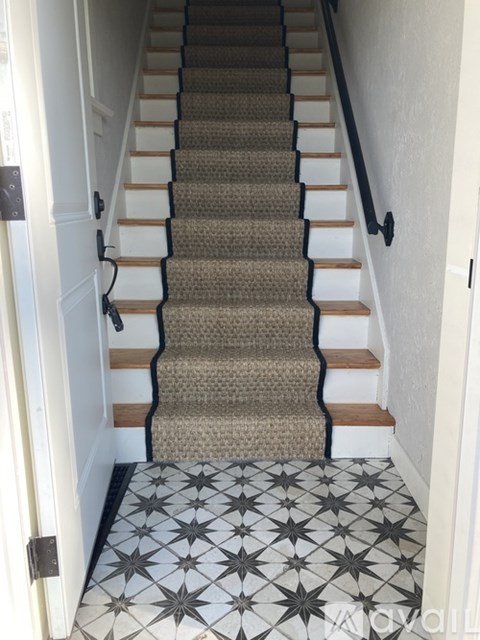6042 Northwest Boulevard 2 Beds Apartment for Rent