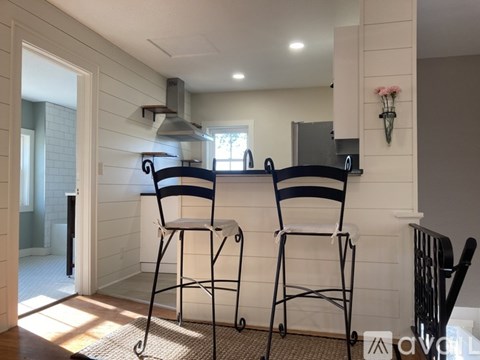 6042 Northwest Boulevard 2 Beds Apartment for Rent