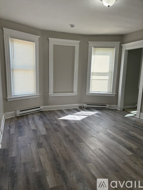 56 Ashley St 3 Beds Apartment for Rent
